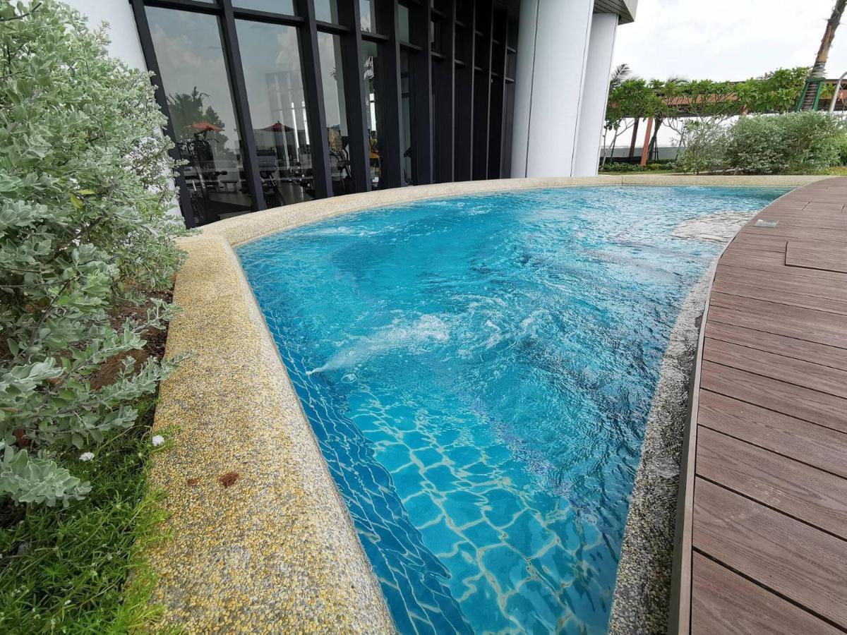 Almas Puteri Harbour Nusajaya Suite Room Exclusive Room 5 Min To Legoaland By Homespace מראה חיצוני תמונה